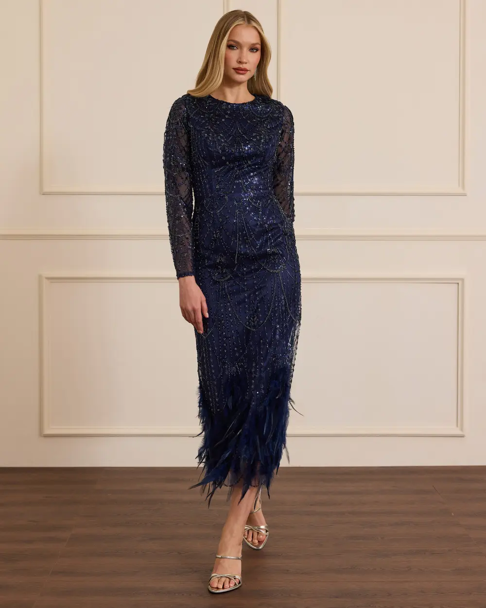 İşlemeli Tüy Detaylı Midi Abiye