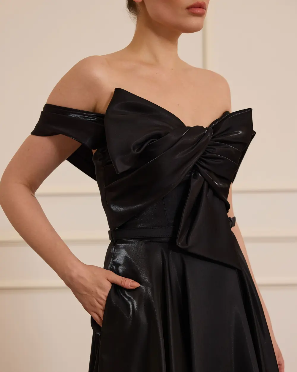 Kemerli Düşük Kol Cepli Jakar Abiye