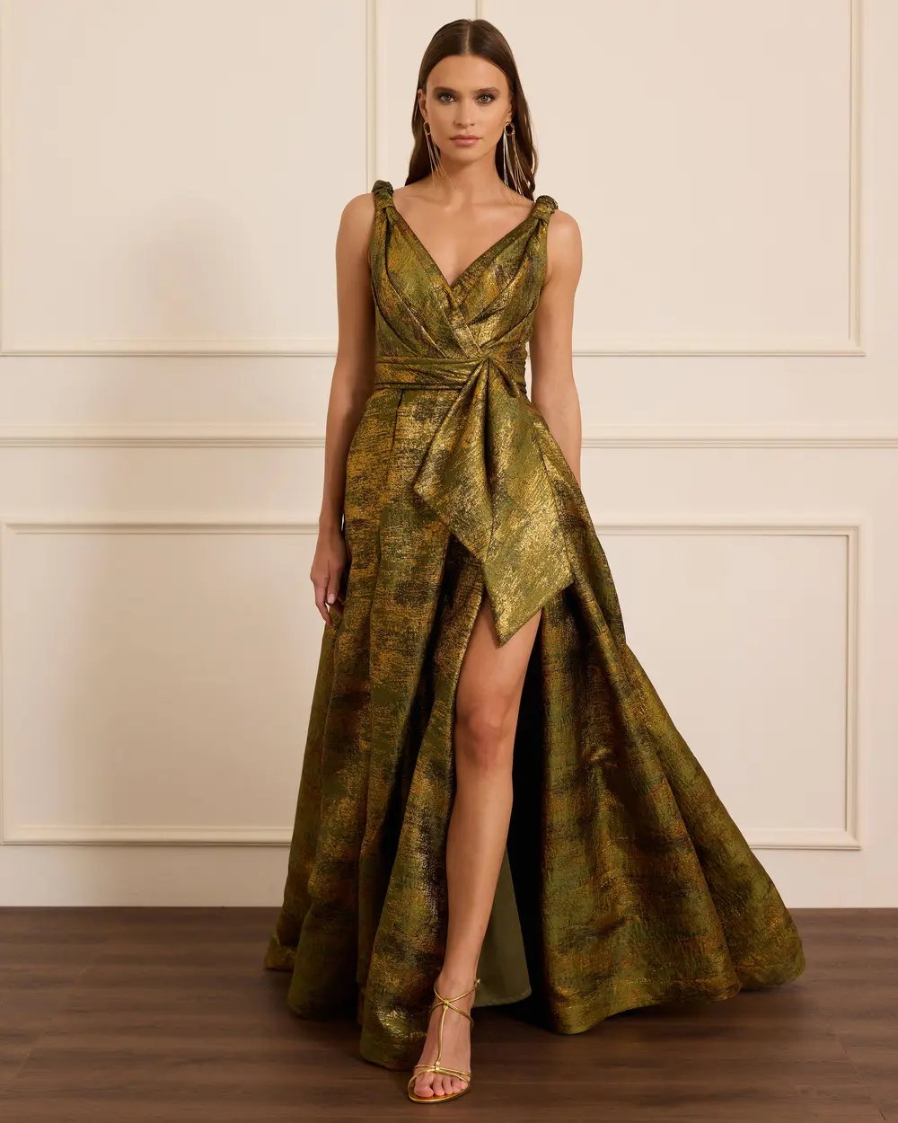 V Yaka Yırtmaçlı Jakar Abiye