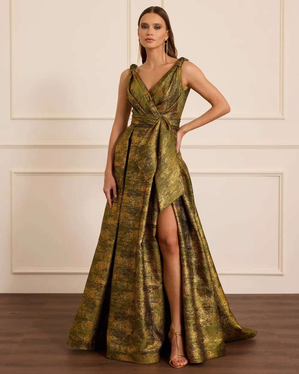 V Yaka Yırtmaçlı Jakar Abiye