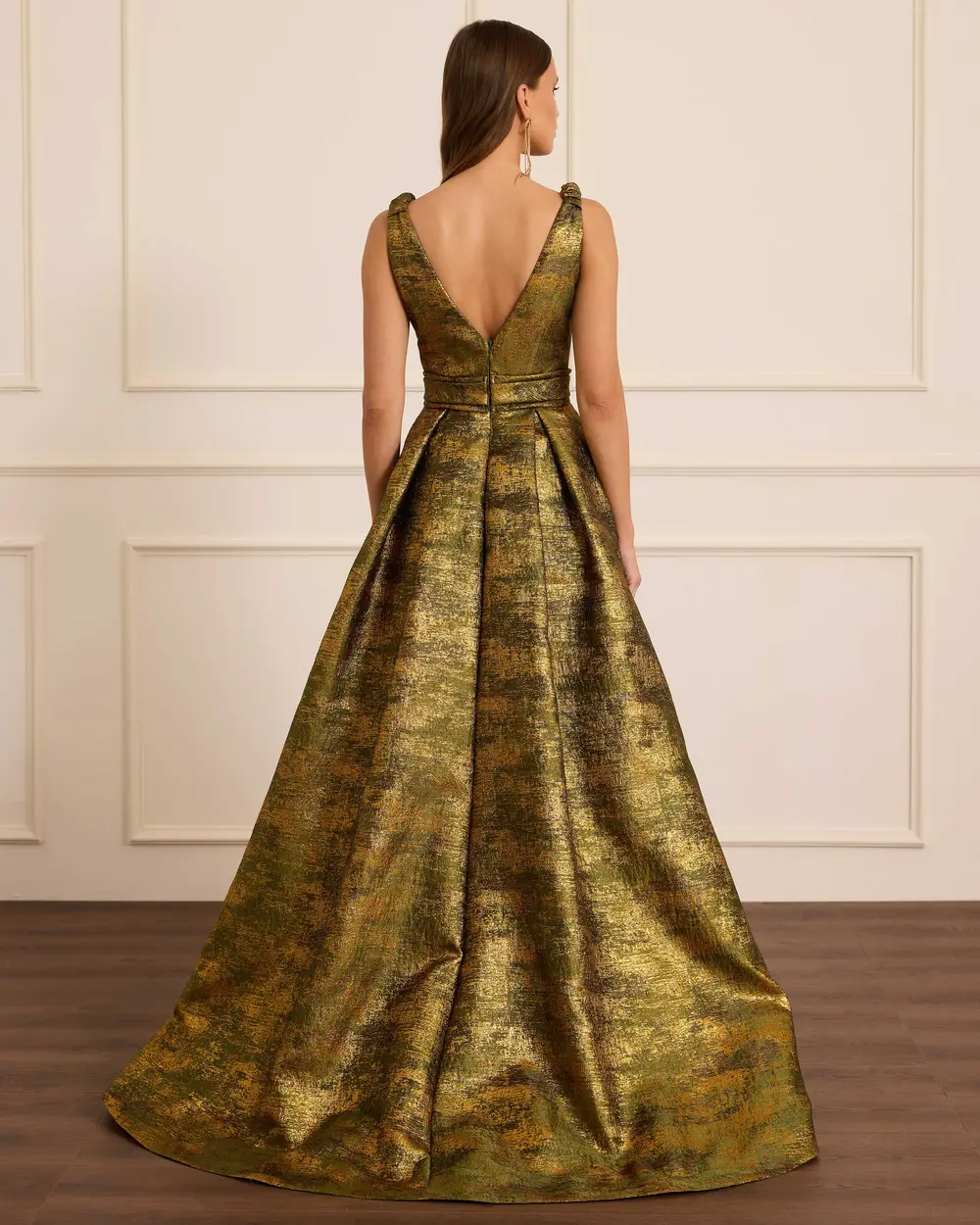 V Yaka Yırtmaçlı Jakar Abiye