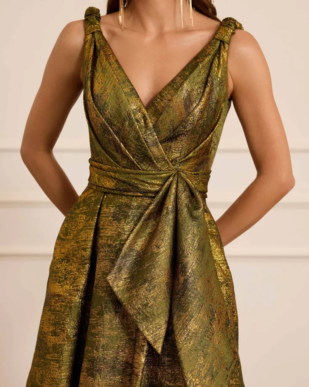 V Yaka Yırtmaçlı Jakar Abiye