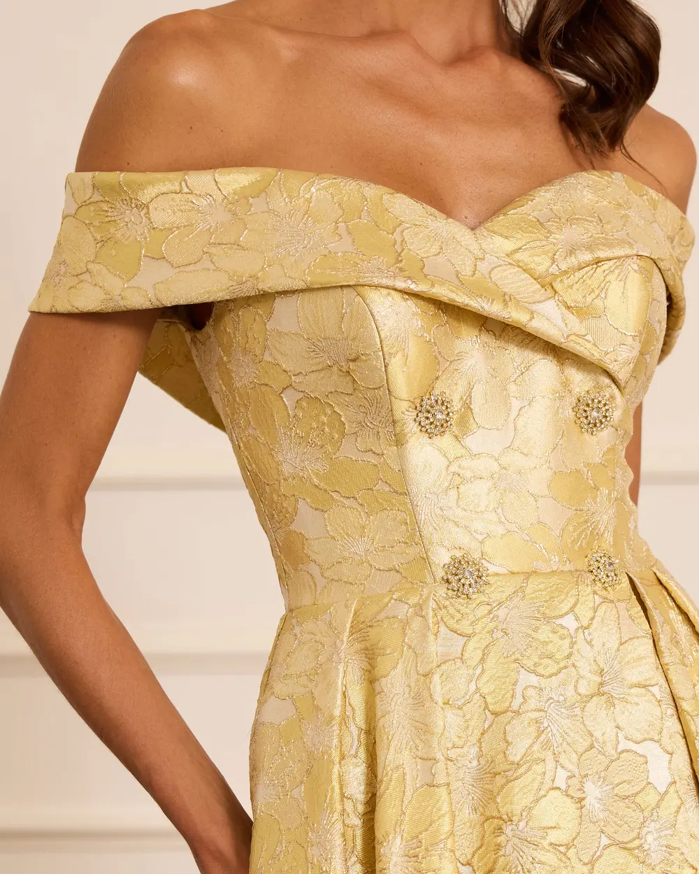 Düşük Kollu Desenli Abiye