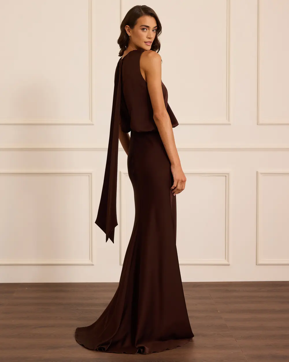 Aksesuar Detaylı Tek Kol Abiye