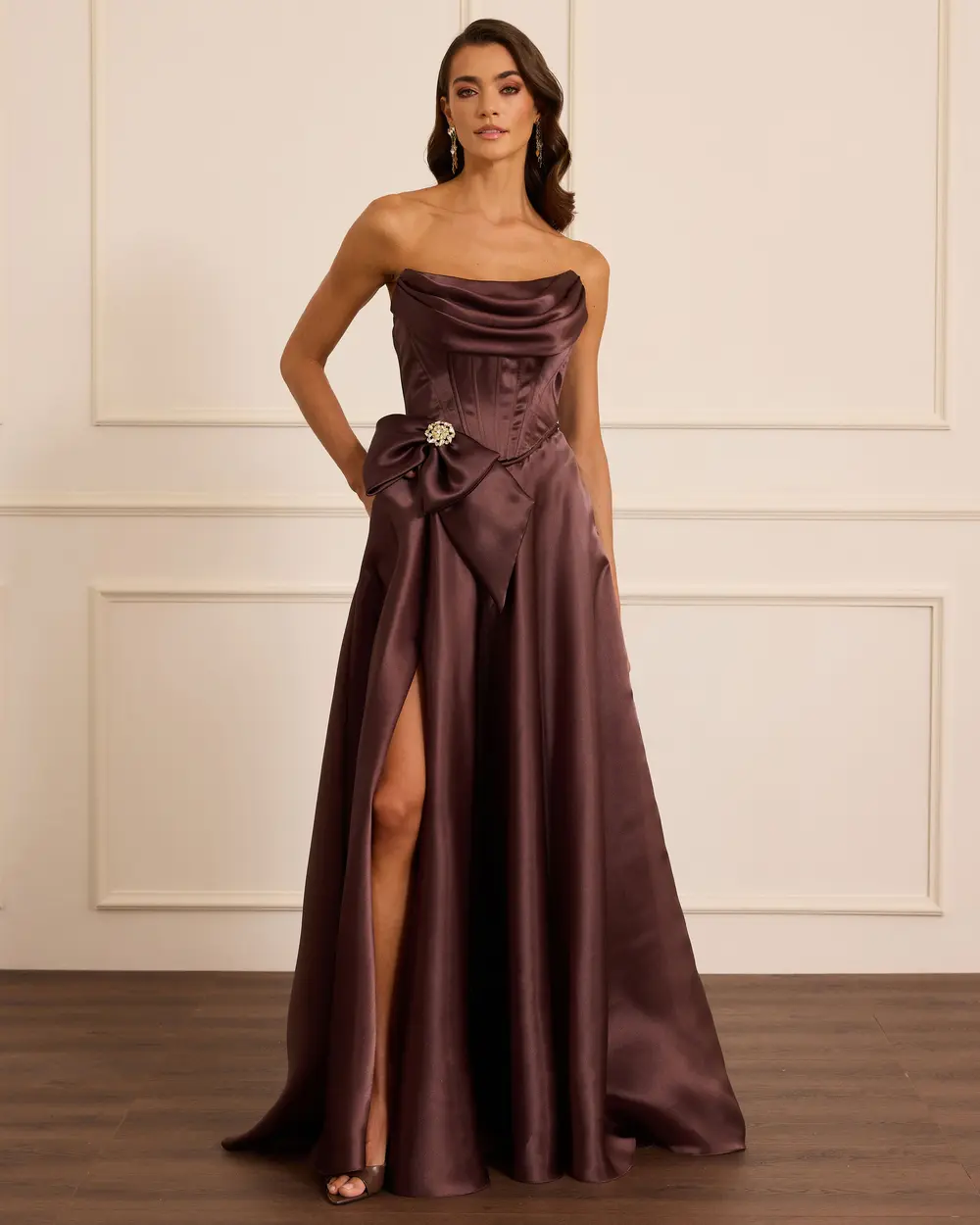 Fiyonk Detaylı Yırtmaçlı Straplez Abiye