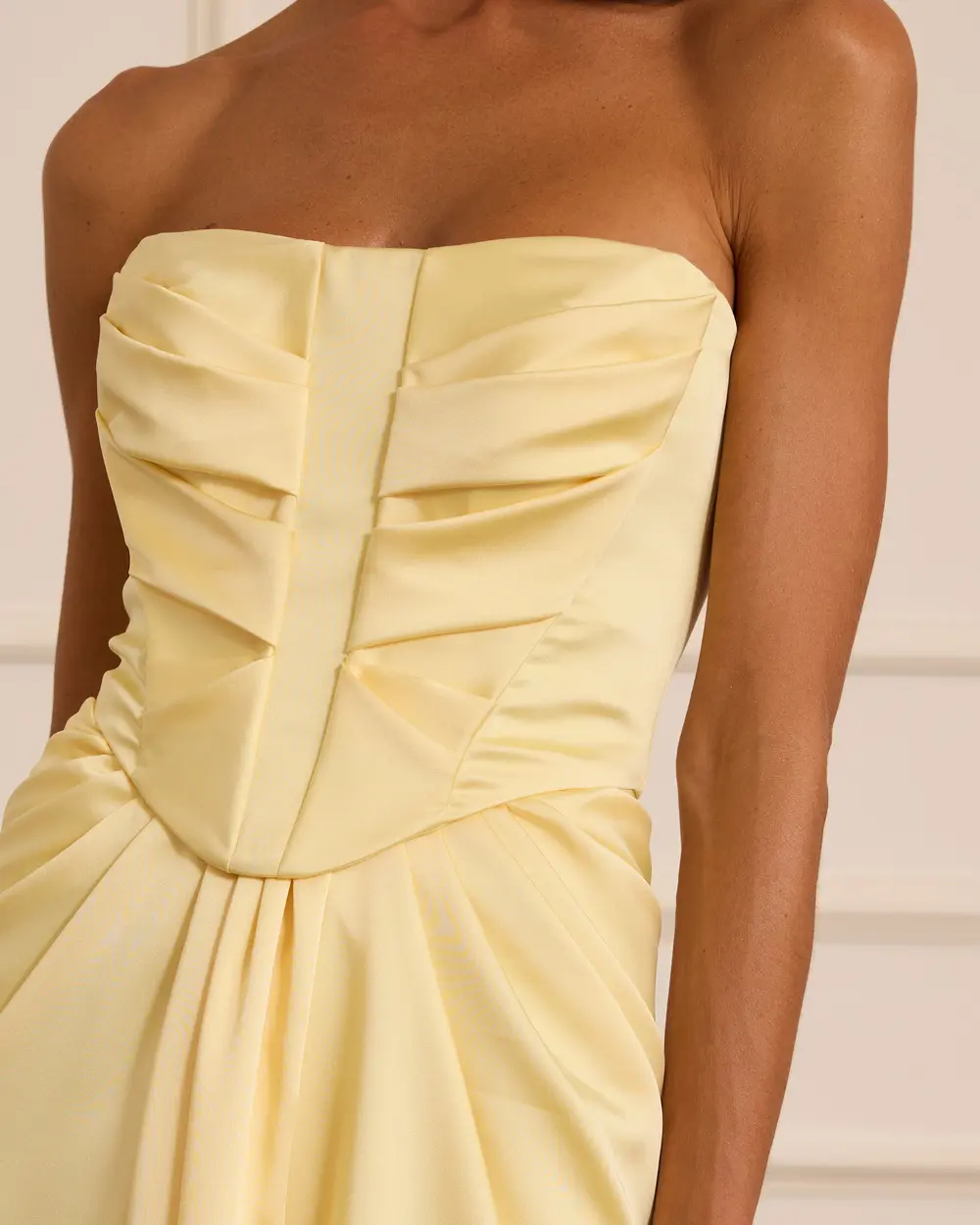 Korsajlı Straplez Drapeli Abiye