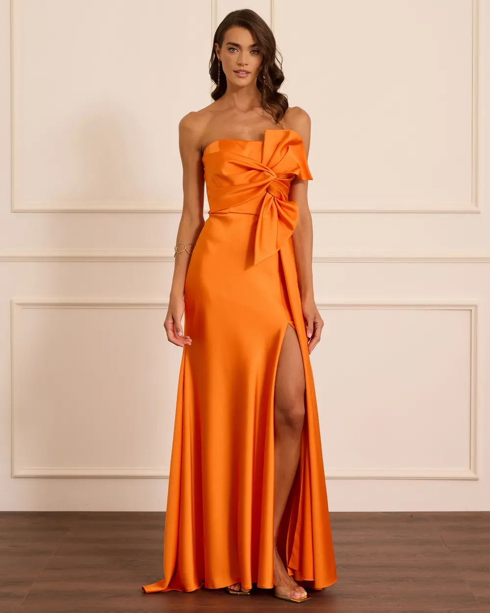 Fiyonk Detaylı Yırtmaçlı Straplez Abiye