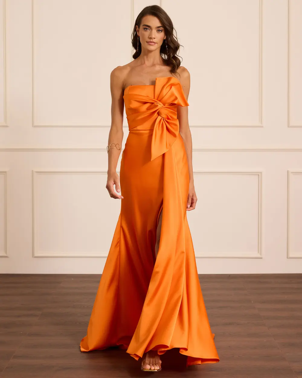 Fiyonk Detaylı Yırtmaçlı Straplez Abiye