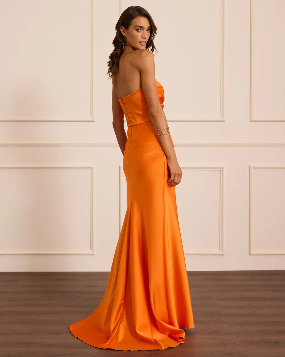 Fiyonk Detaylı Yırtmaçlı Straplez Abiye