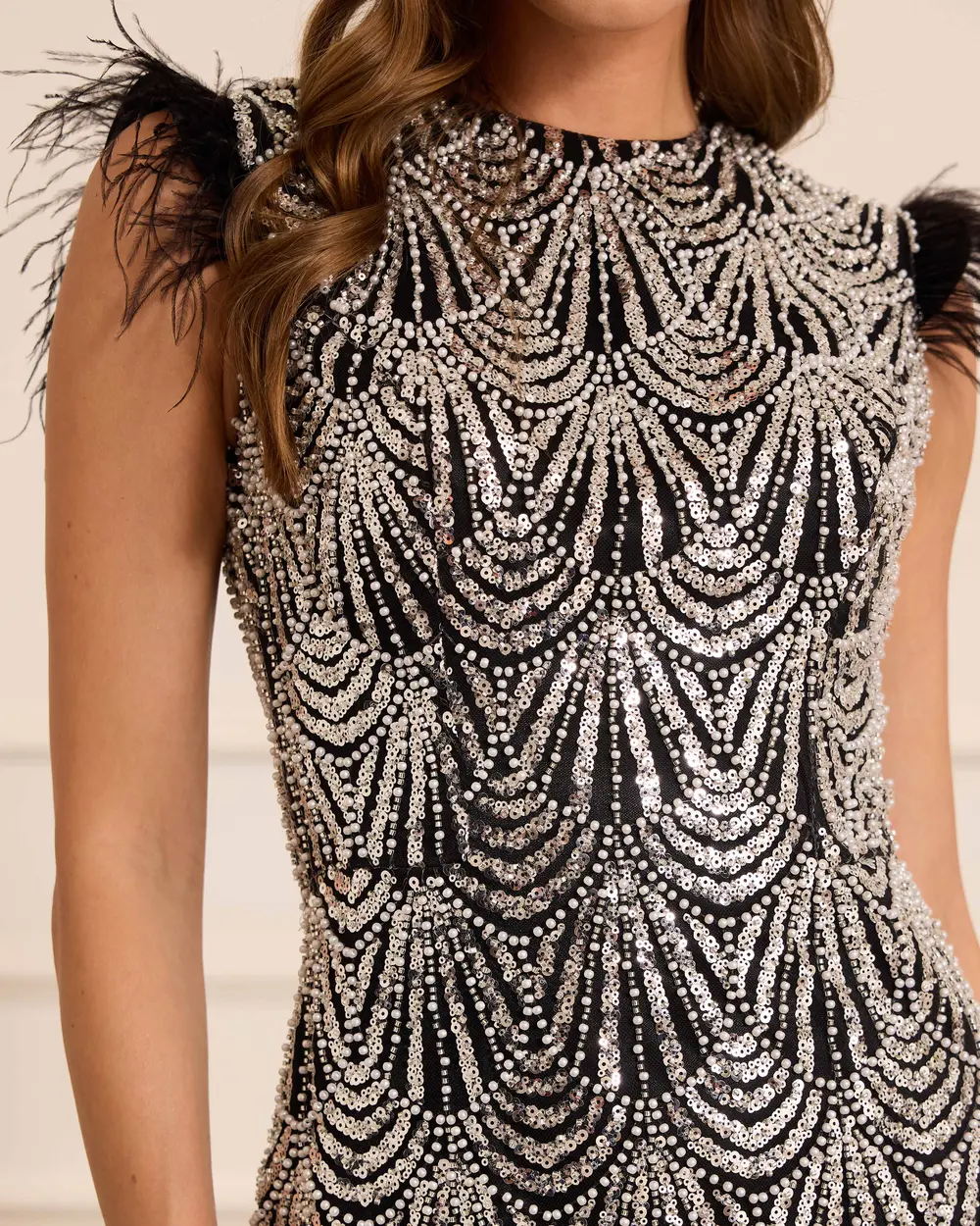 Tüy Detaylı Boncuk İşlemeli Abiye