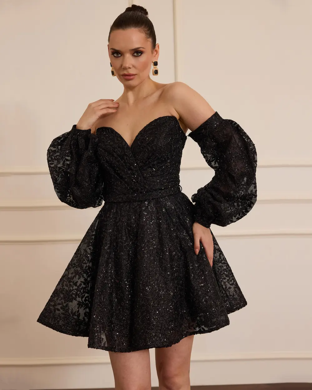 Çıkarılabilir Kollu Boncuklu Mini Abiye