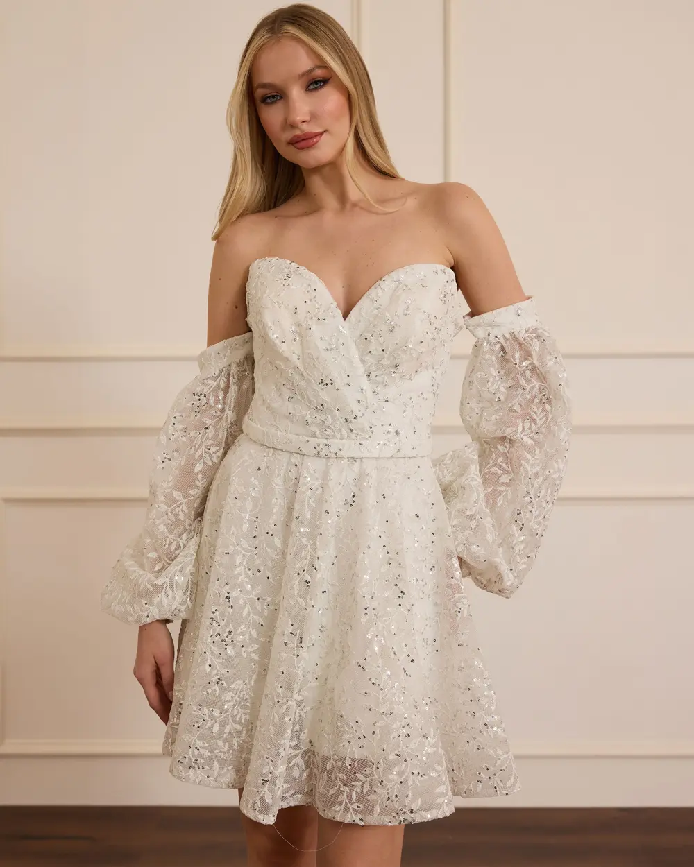 Çıkarılabilir Kollu Boncuklu Mini Abiye