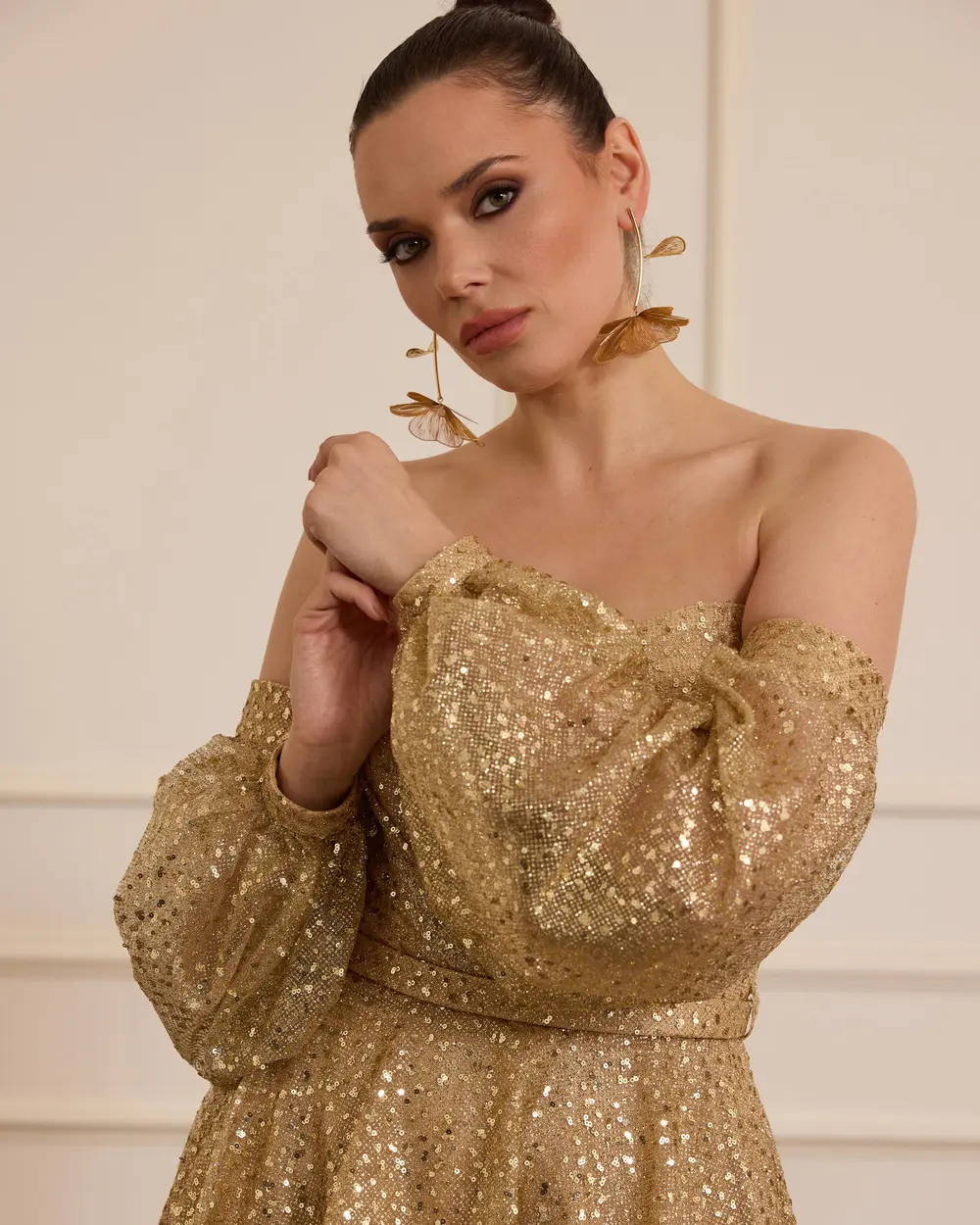 Çıkarılabilir Kollu Kalp Yaka Pullu Mini Abiye