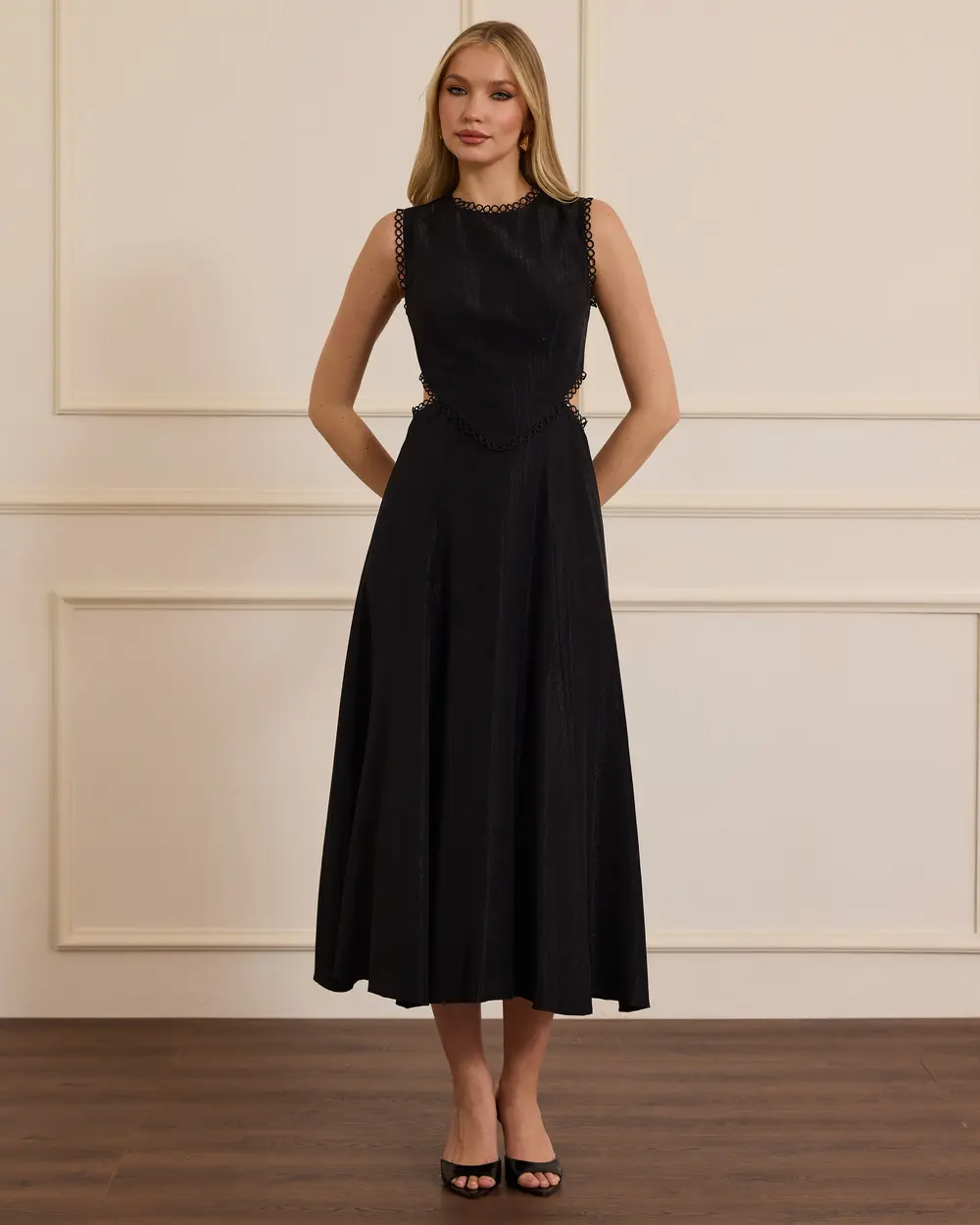 Pencere Detaylı Kolsuz Keten Abiye