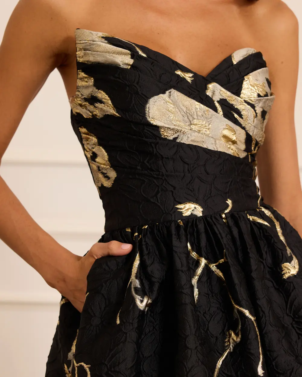 Desenli Asimetrik Yaka Jakar Abiye