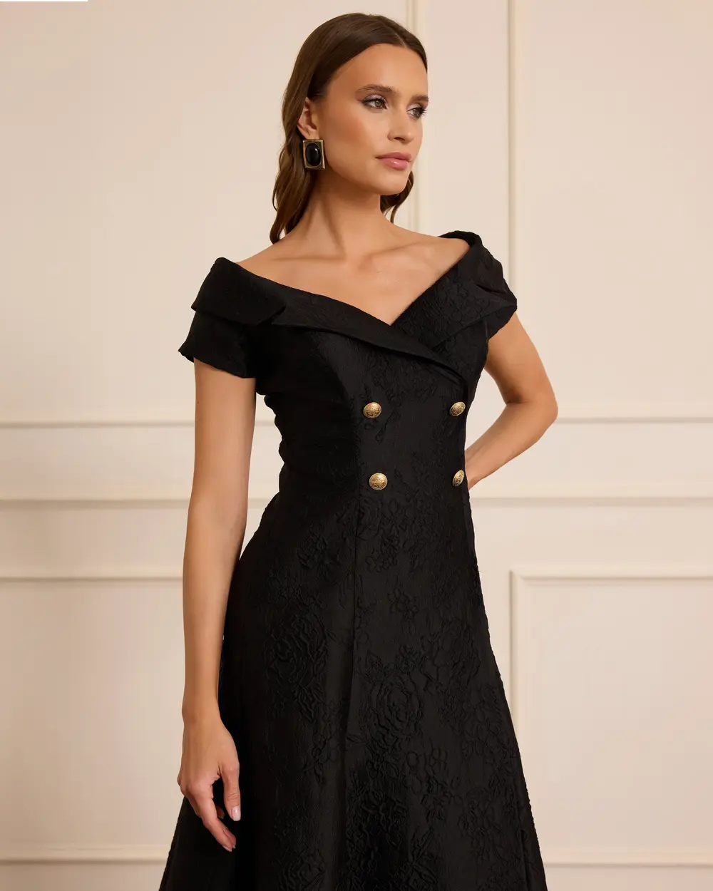 Desenli Düğme Detaylı Midi Abiye