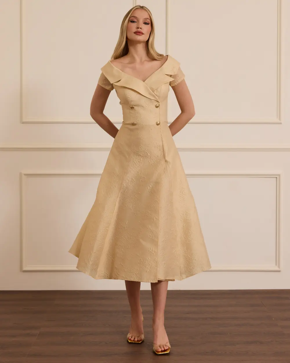 Desenli Düğme Detaylı Midi Abiye