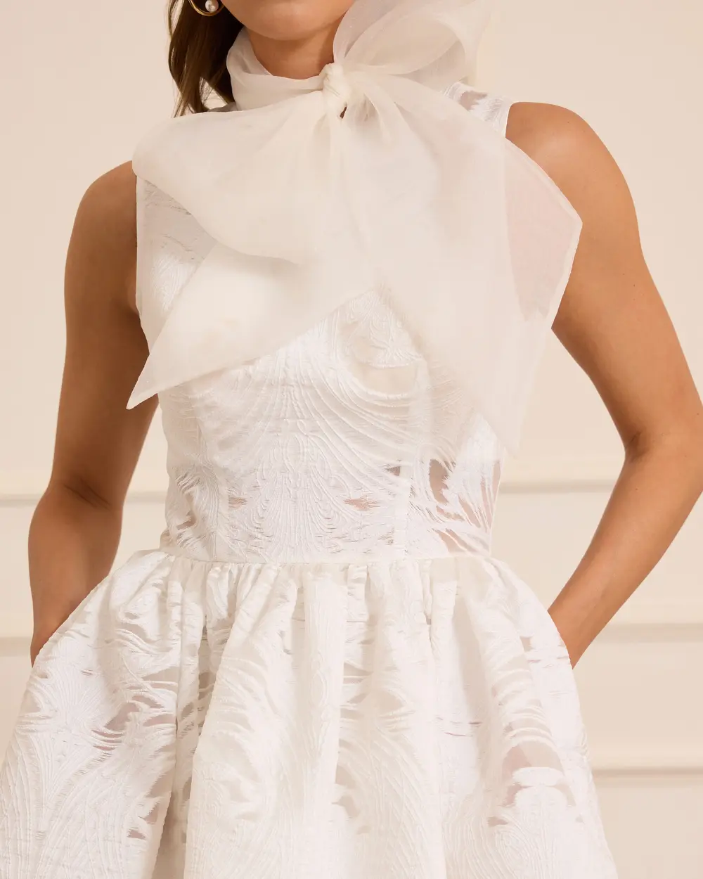 Çıkarılabilir Fular Detaylı Midi Kloş Abiye