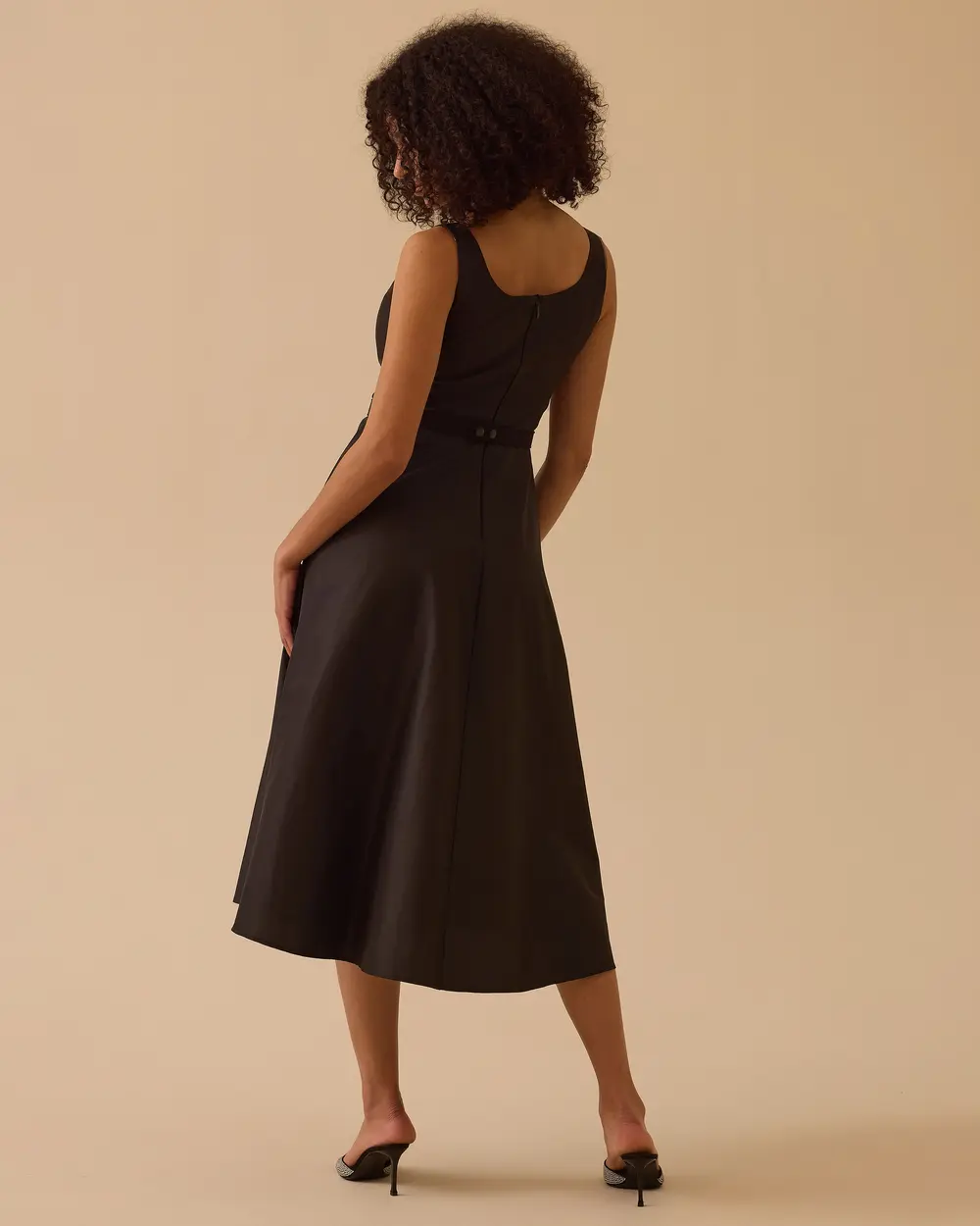 Stylish Midi Dress with Belted Straps