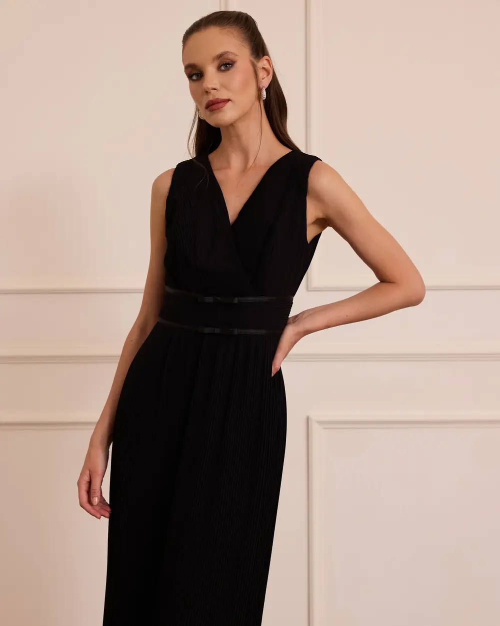 Elegant Dress with Pleated Lace Details