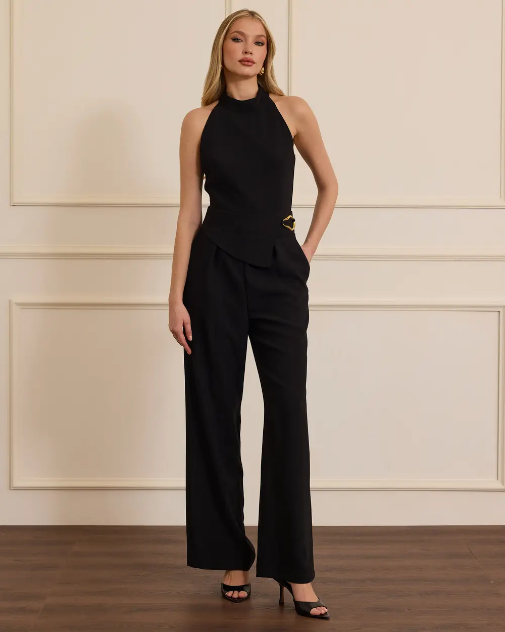 Sleeveless Jumpsuit with Accessories