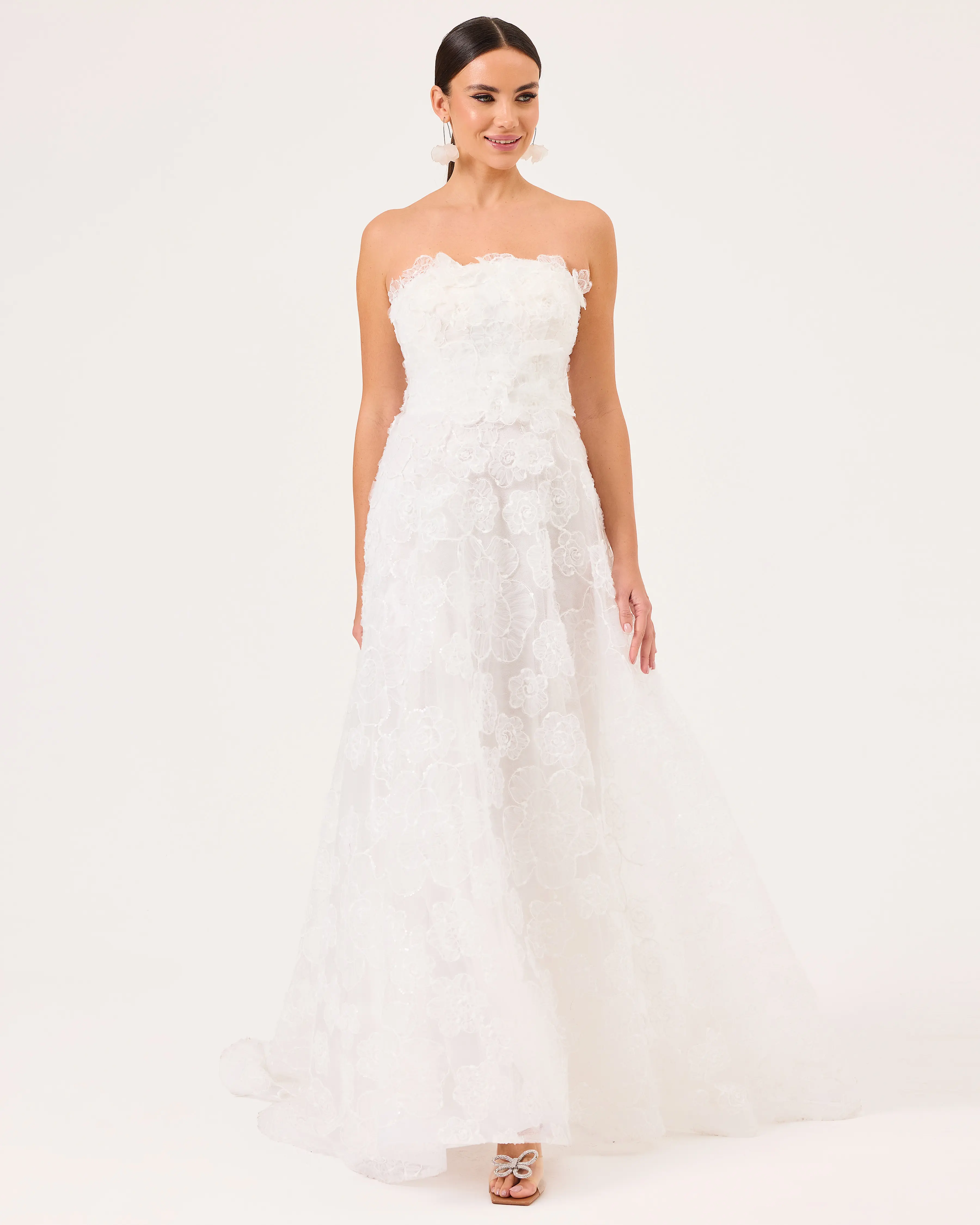 Straplez Yaka Çiçek Motifli Tül Abiye